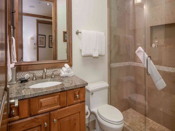 Vail 5 Bedroom Luxury Ski Vacation Condo - Sleeps 10 Guests