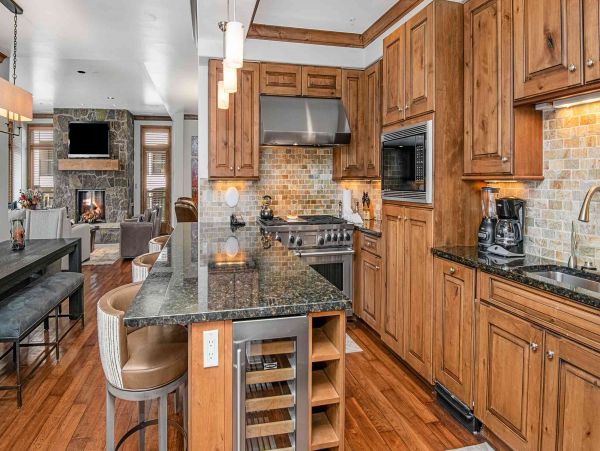 Vail 5 Bedroom Luxury Ski Vacation Condo - Sleeps 10 Guests