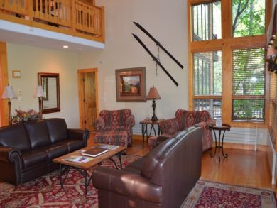 We Love this Five Bedrooms Home - Walk to Dining