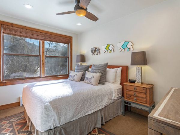 Mountain Views Vail Vacation Home Four Bedroom plus Den