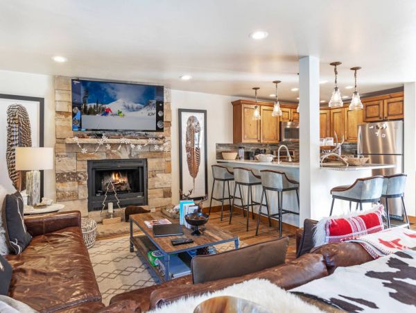 Mountain Views Vail Vacation Home Four Bedroom plus Den