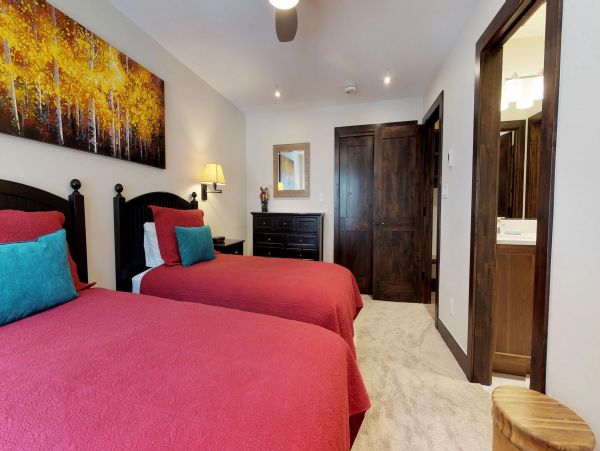 Lionshead Four Bedroom Luxury Vacation Ski Rental