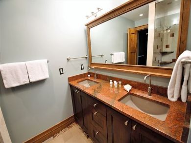 Vacation Home in Vail - Wonderful Views - Private Hot Tub Vacation Home in Vail - Wonderful Views - Private Hot Tub