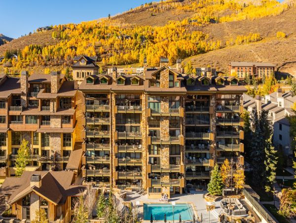 Penthouse Vail Ski Condo Luxury 4 Bedrooms 150 Yards lift