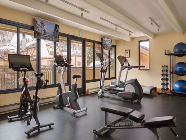 Penthouse Vail Ski Condo Luxury 4 Bedrooms 150 Yards lift