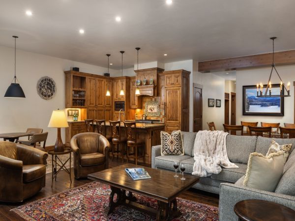 Penthouse Vail Ski Condo Luxury 4 Bedrooms 150 Yards lift