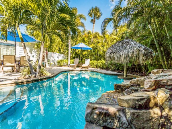 Holmes Beach Vacation Rental Home 3 Bedrooms Sleeps 6 Guests