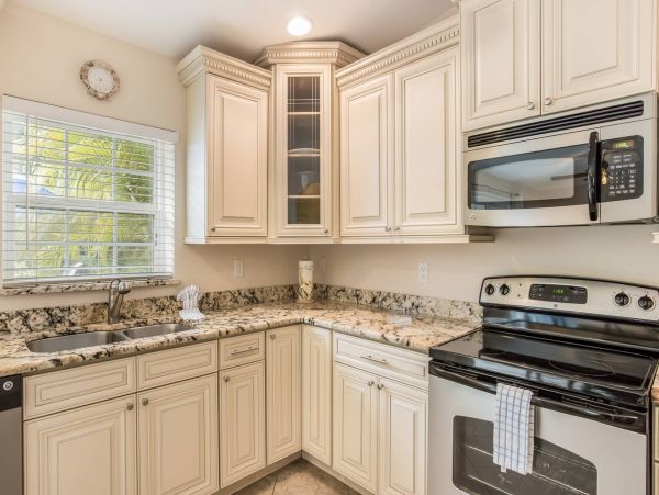 Holmes Beach Vacation Rental Home 3 Bedrooms Sleeps 6 Guests