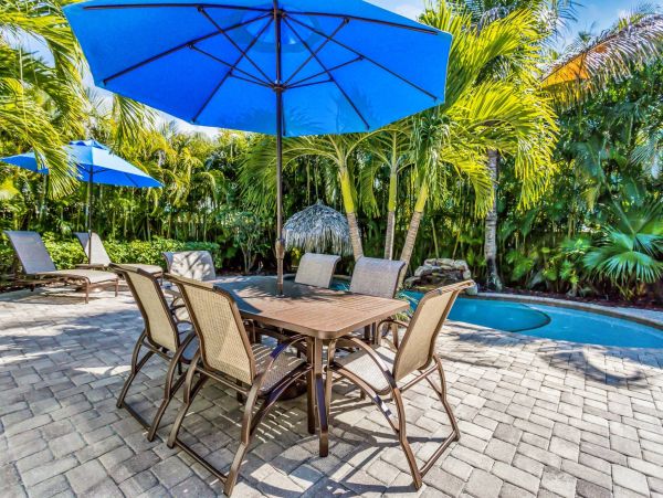 Holmes Beach Vacation Rental Home 3 Bedrooms Sleeps 6 Guests