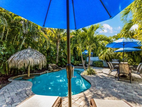 Holmes Beach Vacation Rental Home 3 Bedrooms Sleeps 6 Guests