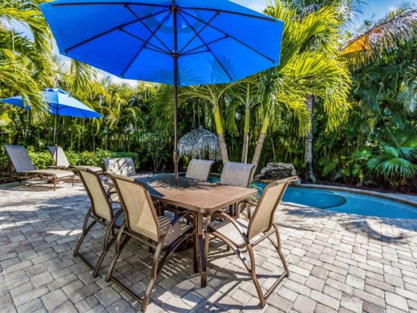 Holmes Beach Vacation Rental Home 3 Bedrooms Sleeps 6 Guests