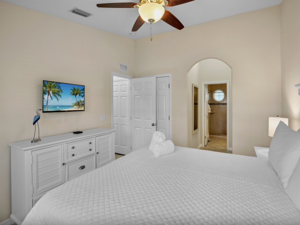 Holmes Beach Vacation Rental Home 3 Bedrooms Sleeps 6 Guests