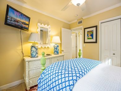 Anna Maria Luxury Canal Front Pool Home Short Walk To Beach