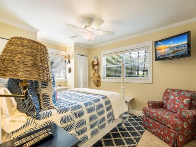 Anna Maria Luxury Canal Front Pool Home Short Walk To Beach