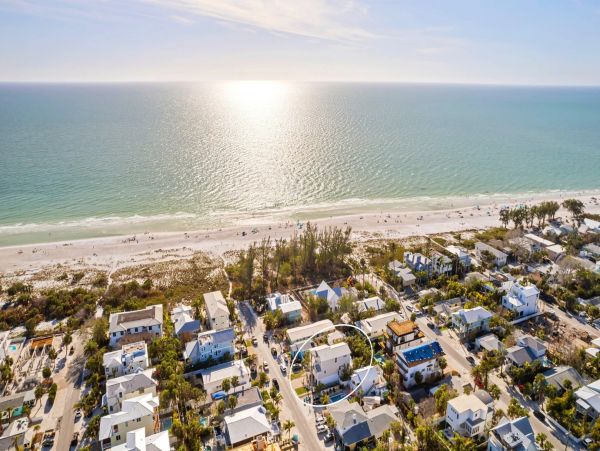 Anna Maria Rental 4 Bedrooms & Pool 3 Houses from Beach