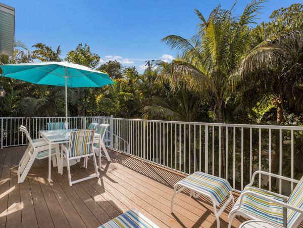 Anna Maria Rental 4 Bedrooms & Pool 3 Houses from Beach