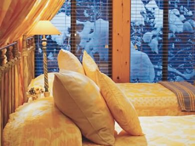 Sample bedroom with twin beds