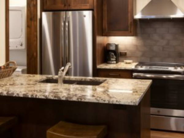 Vail Luxury Vacation Condo Sleeps Eight Walk to Lifts