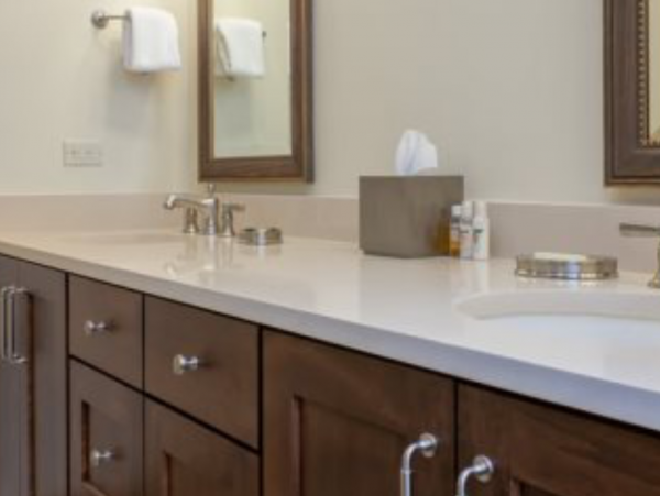Vail Luxury Vacation Condo Sleeps Eight Walk to Lifts