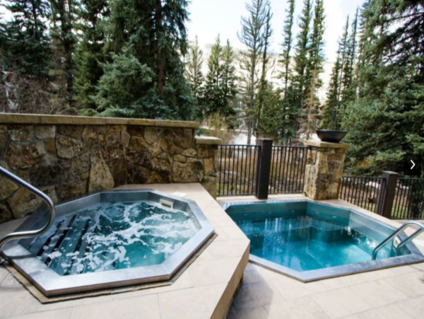 Vail Luxury Vacation Condo Sleeps Eight Walk to Lifts