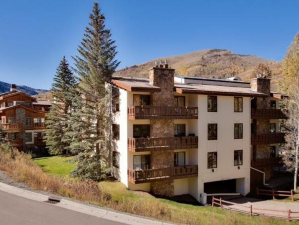 Vail Luxury Vacation Condo Sleeps Eight Walk to Lifts