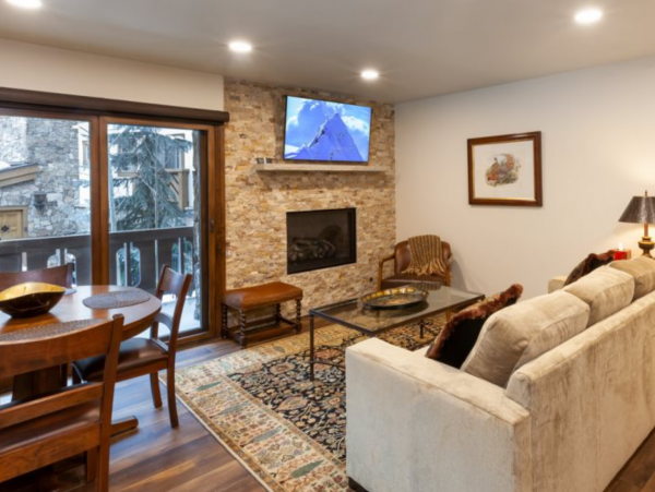 Vail Luxury Vacation Condo Sleeps Eight Walk to Lifts