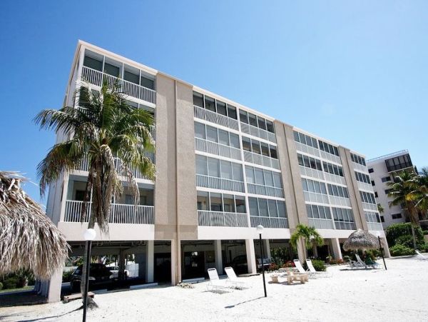 Fort Myers Direct Gulf Front Vacation Condo 2 Bedrooms