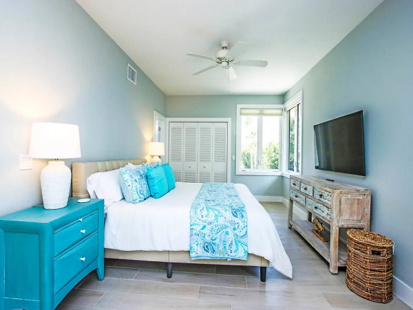 Beachfront Captiva Main Home & Guest House Sleeps 14 Ocean Views