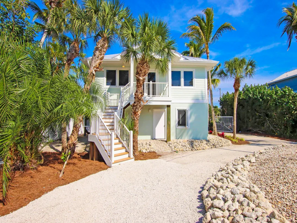 Beachfront Captiva Main Home & Guest House Sleeps 14 Ocean Views