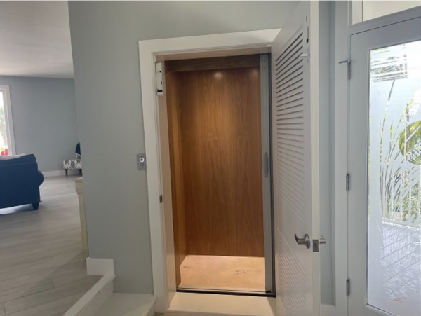 Beachfront Captiva Main Home & Guest House Sleeps 14 Ocean Views