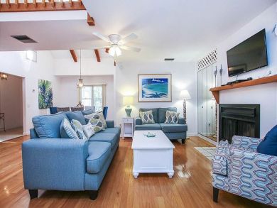 Charming Three Bedroom Captiva Vacation Home Sleeps 8 Guests
