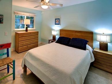 Bedroom 3 with queen bed