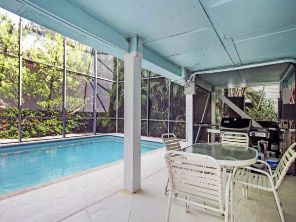 Captiva Home With Private Pool Three Bedroom Sleeps 8