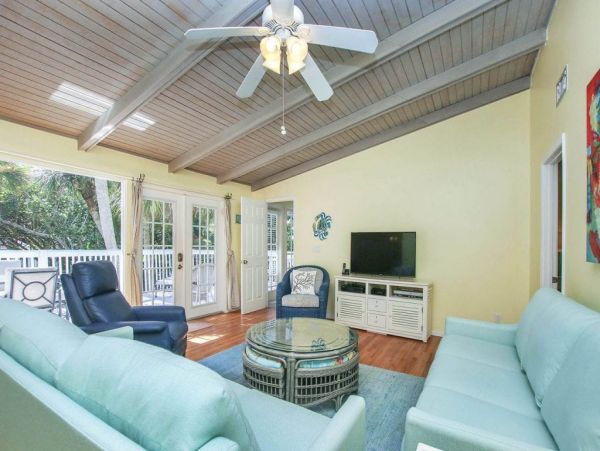 Captiva Home With Private Pool Three Bedroom Sleeps 8