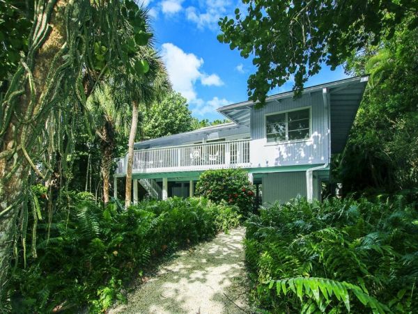 Captiva Home With Private Pool Three Bedroom Sleeps 8