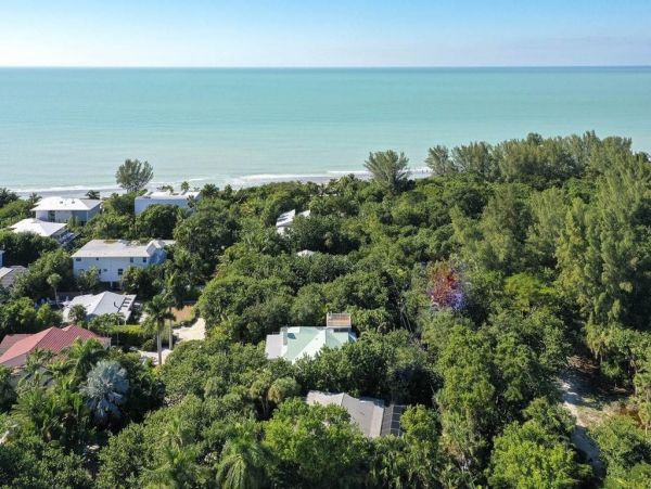 Captiva Home With Private Pool Three Bedroom Sleeps 8