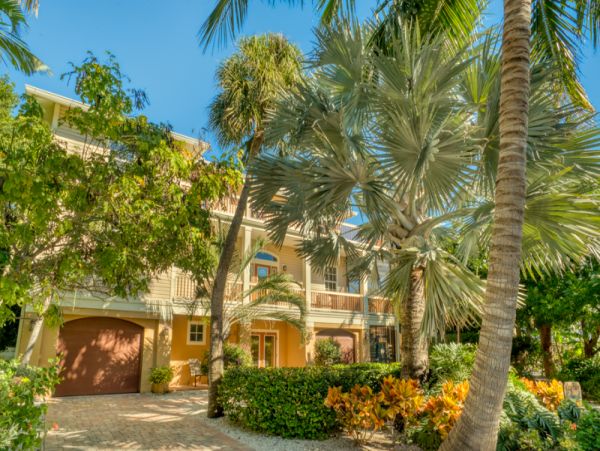 Beautiful Captiva Vacation Home with 4 Bedrooms, Pool & Spa