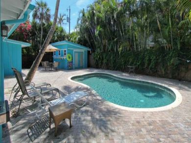 Private pool & patio Private pool & patio