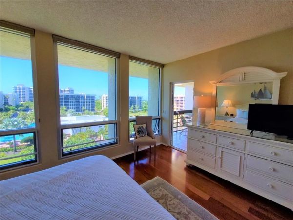 Longboat Key Vacation Rental - Gulf-Front Florida Condo with Pool & Beach Access