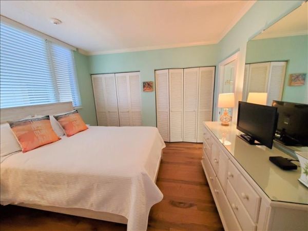 Longboat Key Vacation Rental - Gulf-Front Florida Condo with Pool & Beach Access