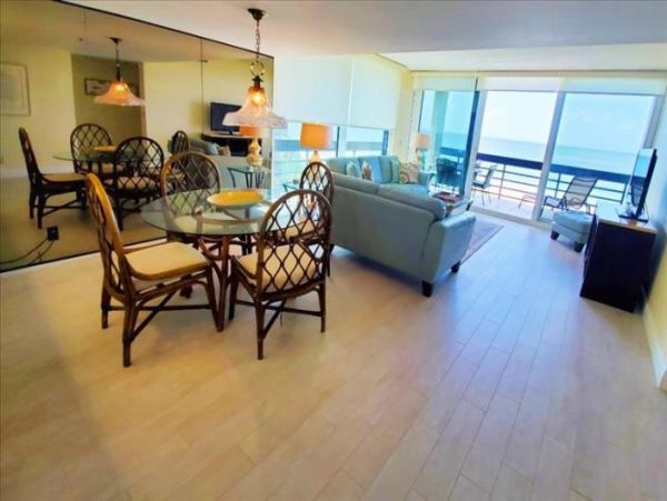 Longboat Key Beachfront Retreat Gulf Views & Resort Amenities