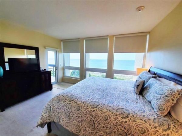 Longboat Key Beachfront Retreat Gulf Views & Resort Amenities