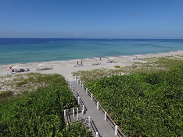 Longboat Key Beachfront Retreat Gulf Views & Resort Amenities
