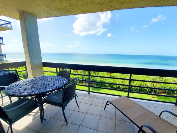 Longboat Key Beachfront Retreat Gulf Views & Resort Amenities