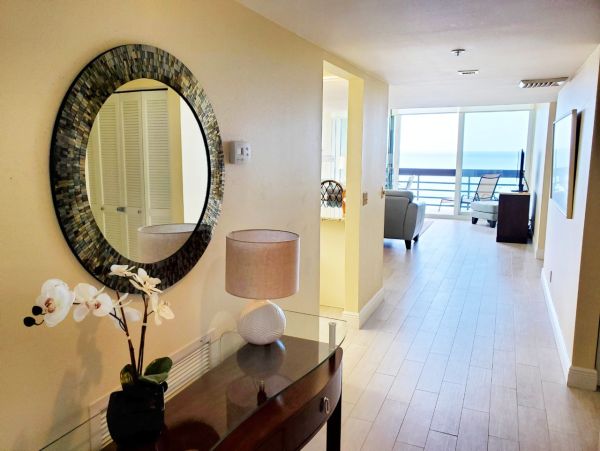 Longboat Key Beachfront Retreat Gulf Views & Resort Amenities