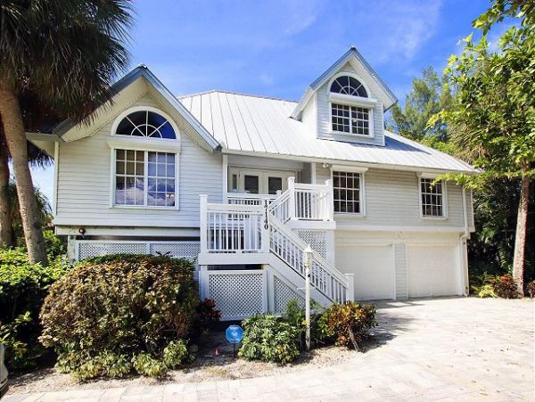 Captiva Beachfront Vacation Rental Home with Pool