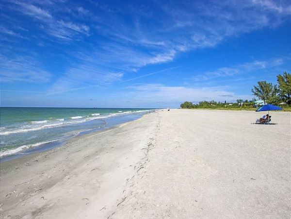 Captiva Beachfront Vacation Rental Home with Pool