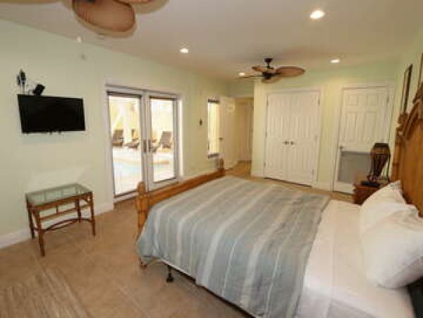 Luxury Seven Bedroom Rental Home with Pool - Sleeps 14!
