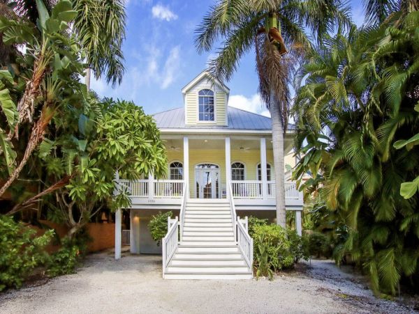 Enjoy Sunny Days At This Captiva Vacation Rental Home