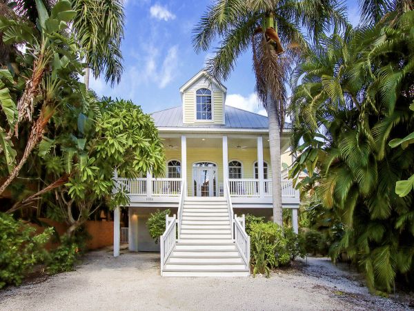 Enjoy Sunny Days At This Captiva Vacation Rental Home